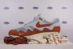 Lace Pack - Nike Air Max 1 Patta Waves Monarch